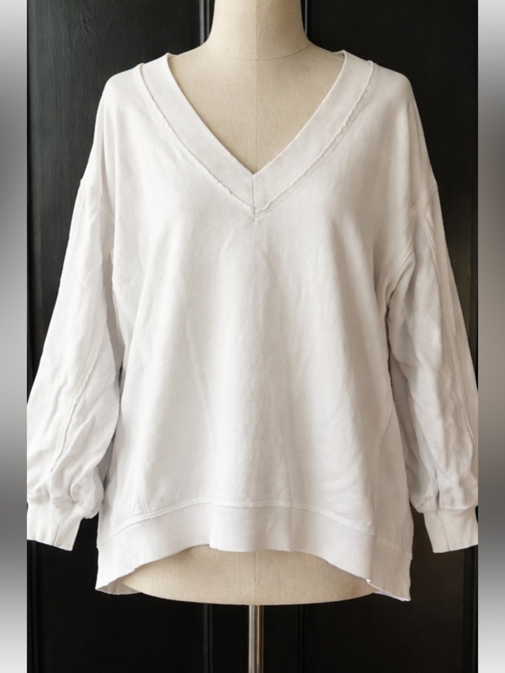 aerie Lightweight V-Neck Pullover Sweater - White